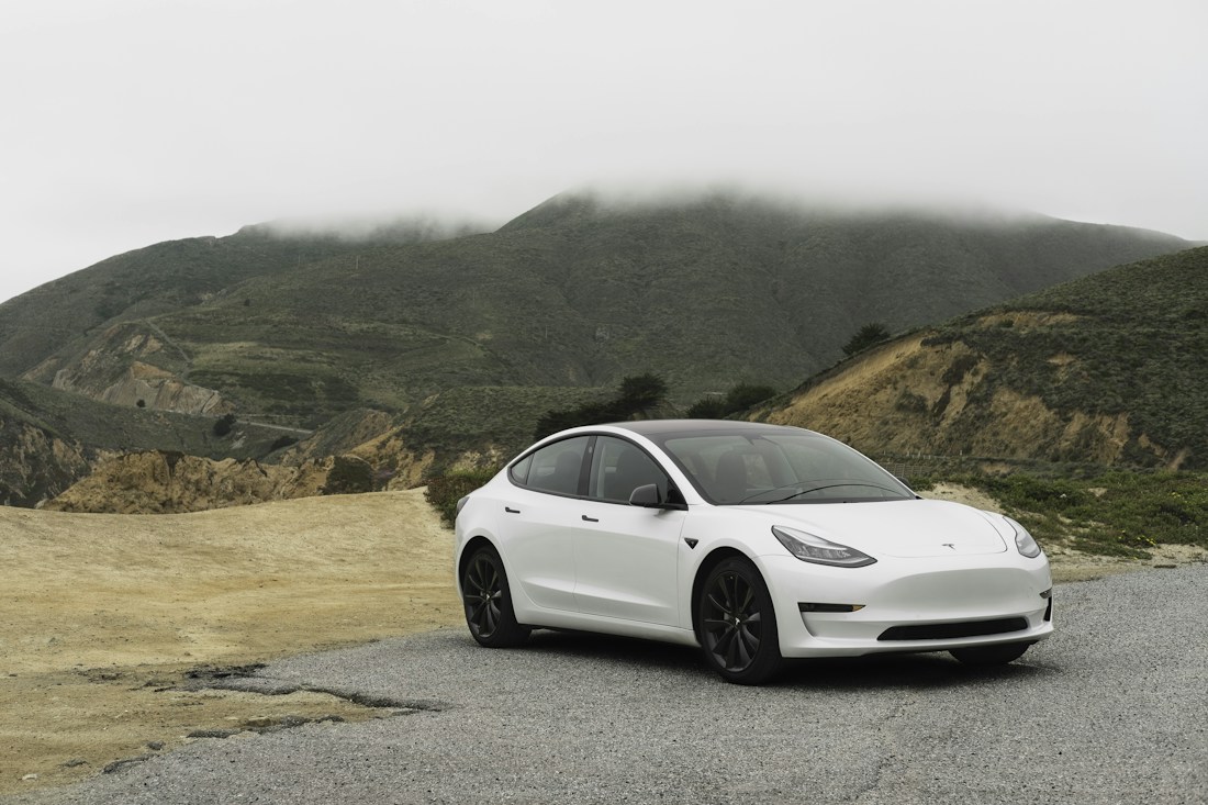 Elektrikli Tesla otomobil
